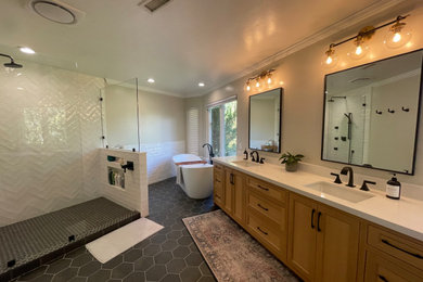 サンディエゴにあるおしゃれな浴室の写真