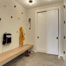 2500 Greentree- Mudroom