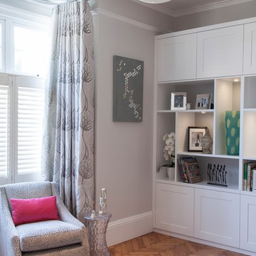 Colourful renovation of a semi-detached house in Barnes