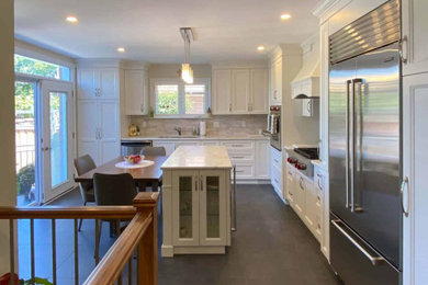 Kitchen - kitchen idea in Toronto
