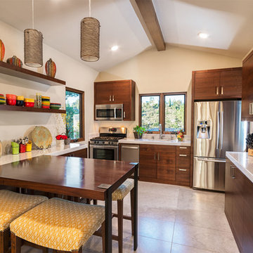 Holland's Custom Cabinets