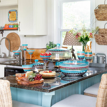 My Houzz: Weathered Pool House Gets a Much-Needed Update