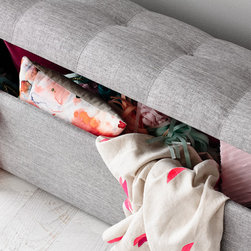 Shoebox in Gltiz Silver Linen - Products