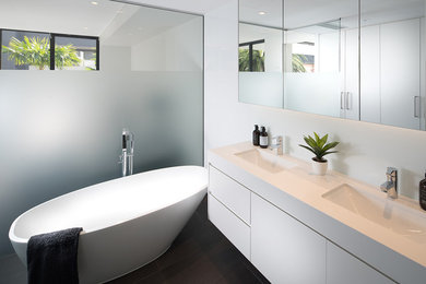 Bathroom - contemporary bathroom idea in Brisbane