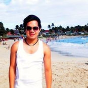 Den Sy's photo