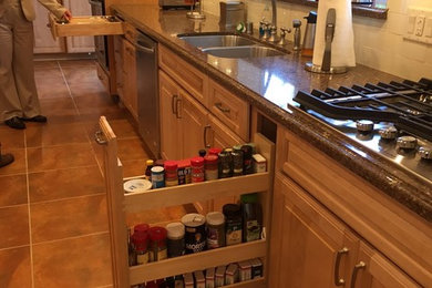 Mid-sized tuscan kitchen photo in Los Angeles