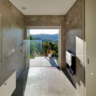 ゴールドコーストのおしゃれな浴室 (オープン型シャワー、オープンシャワー) の写真