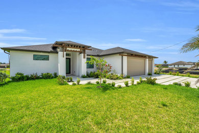 Elegant exterior home photo in Miami