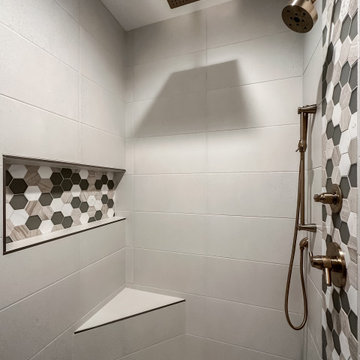 Master shower with ceiling rainfall