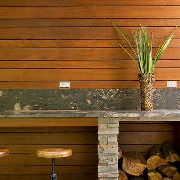 DELUXE OUTDOOR KITCHEN