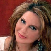 Nina Astan's photo