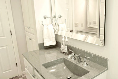 Example of a classic home design design in Wichita