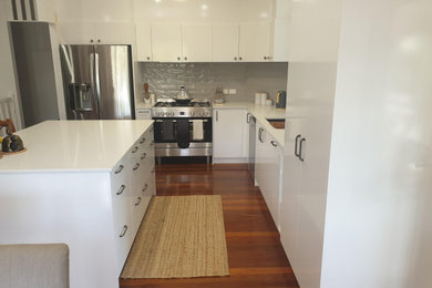 This is an example of a scandinavian kitchen in Gold Coast - Tweed.