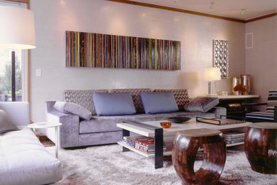 Example of a family room design in New York
