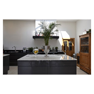 Kitchen in West Sussex - Contemporary - Kitchen - Sussex - by REDesign