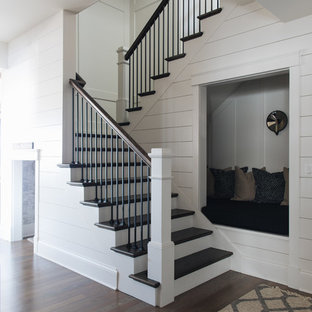 Inspiration for a traditional basement in Chicago.