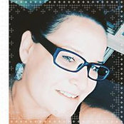 Lisa Laker's photo
