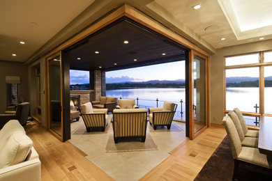 Example of a minimalist living room design in Denver
