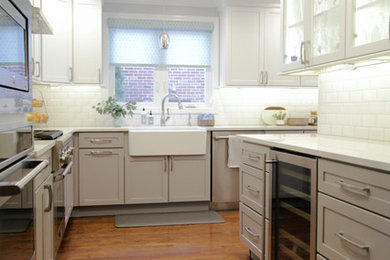 Example of a transitional kitchen design in Detroit