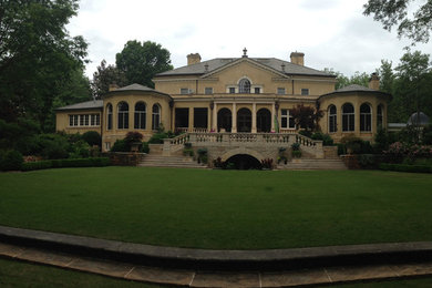 Victorian exterior home idea in Atlanta