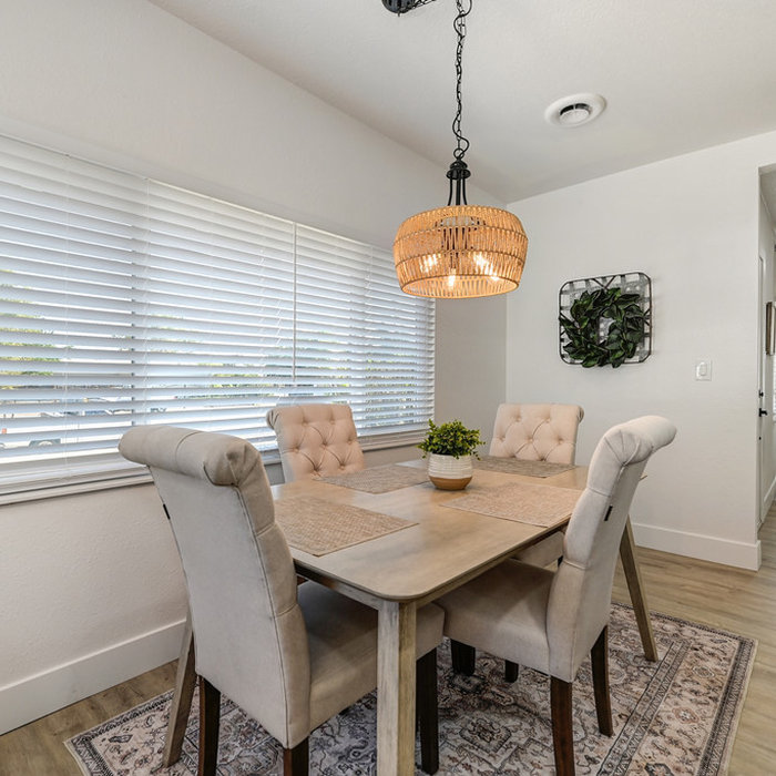 adu Dining room - traditional dining room idea in Sacramento