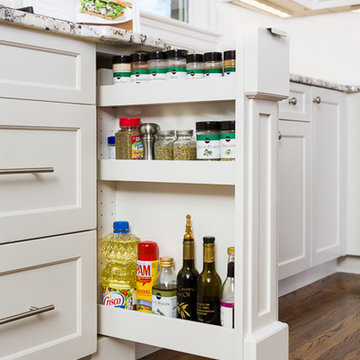 Alta Vista Column Spice Rack