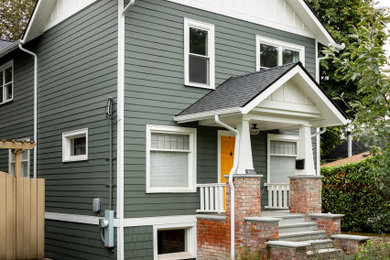 Arts and crafts exterior home photo in Seattle
