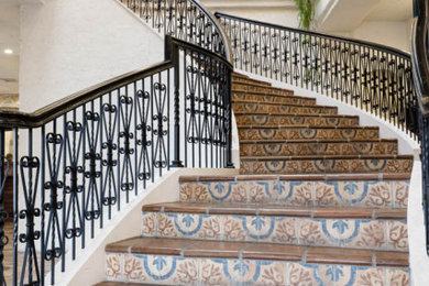 Example of a tuscan home design design in Austin