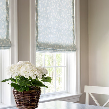 Window Treatment in Breakfast Nook
