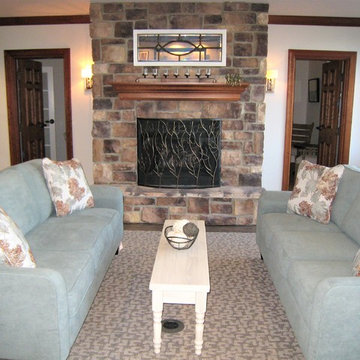 Glen Meadows Retirement Community : Reception Desk & Main Lobby