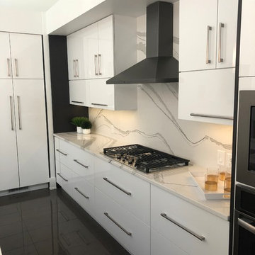 Door Style: Duet | High-gloss White and Gray Lines Textured Melamine
