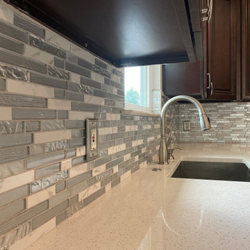 KITCHEN - Backsplash - Linear Mosaic Glass Clear and Gray Tones