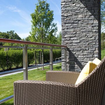 Combining Brick & Natural Stone: Country Club