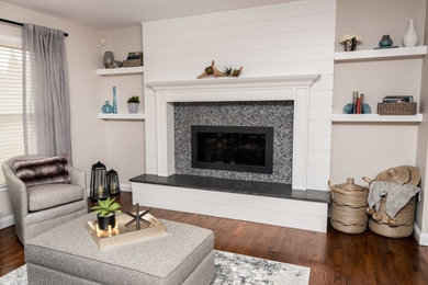 Example of a minimalist home design design in New York