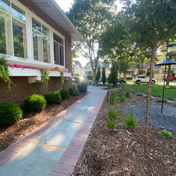 Comfortable Traditional Garden