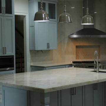 Kitchen island lit Onyx Countertop