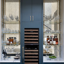 Bar & Drinks area