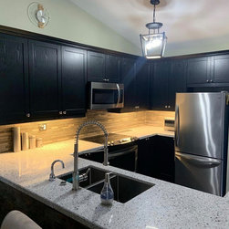 Profile J | Textured, Wood Grain Cabinetry - Kitchen Cabinetry