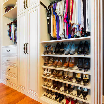 Custom Walk-in Closets