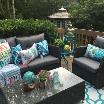 Pleasant View Outdoor Deck Decor