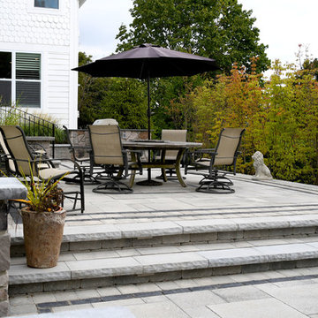 Traditional downtown back yard patio