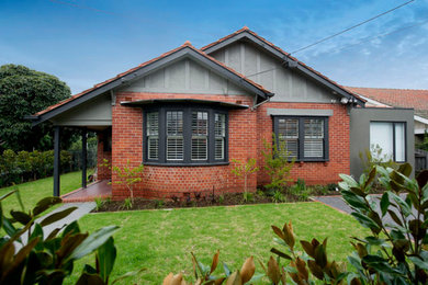 Inspiration for a modern home design in Melbourne.