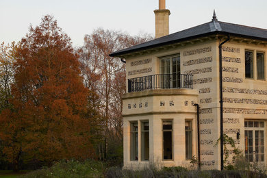 This is an example of a traditional home in Hampshire.