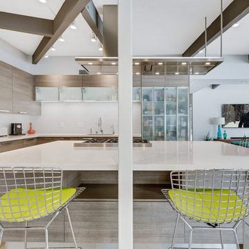 Modern Wood Grain Melamine Kitchen in Tustin