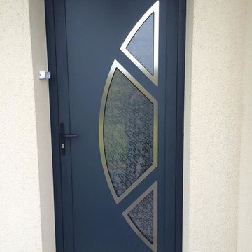 Porte d'entrée grise anthracite
