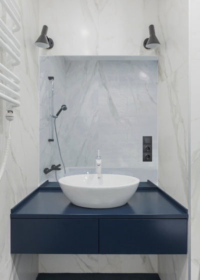 Современный Ванная комната by SHKAF interior architects