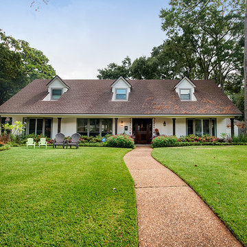 Whispering Oaks Residence