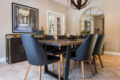 Dining room - dining room idea in Toronto