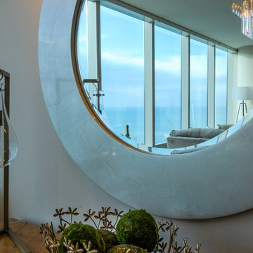 Contemporary Lake View Apartment