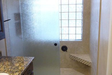 Example of a classic bathroom design in Phoenix